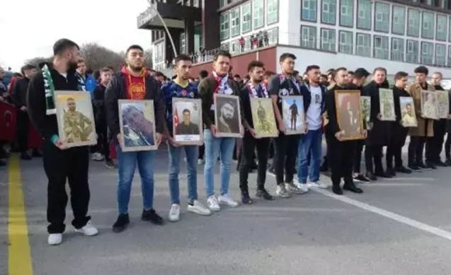 Terör örgütü PKK’yı protesto ettiler.