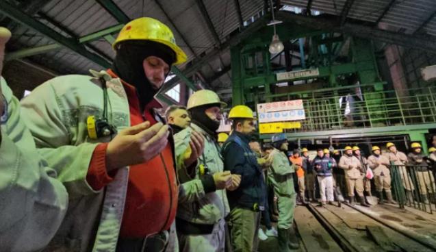 34 yıl önce grizu faciasında ölen 263 madenci anıldı...