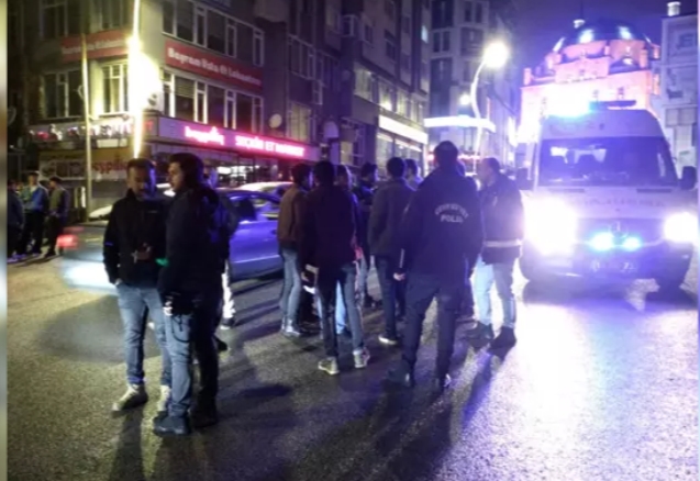 İki grup arasında kavga... 3 yaralı, 5 gözaltı...