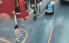 Yağmurdan kaçarken doluya tutuldu…
