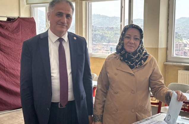 Saffet Bozkurt ve eşi oylarını kullandı...