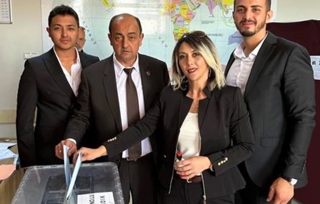 Demirtaş ve ailesi oylarını kullandılar...