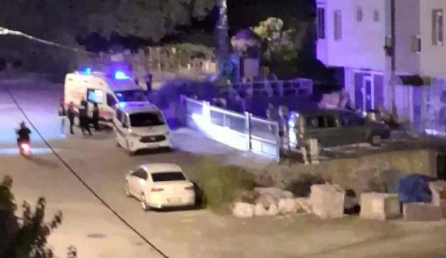 Karı koca komşusuna saldırdı... Yaralılar var...
