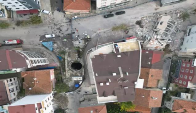 Bina yıkıldı! 12 bina mühürlendi, 45 aile tahliye edildi