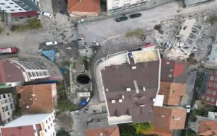 Bina yıkıldı! 12 bina mühürlendi, 45 aile tahliye edildi