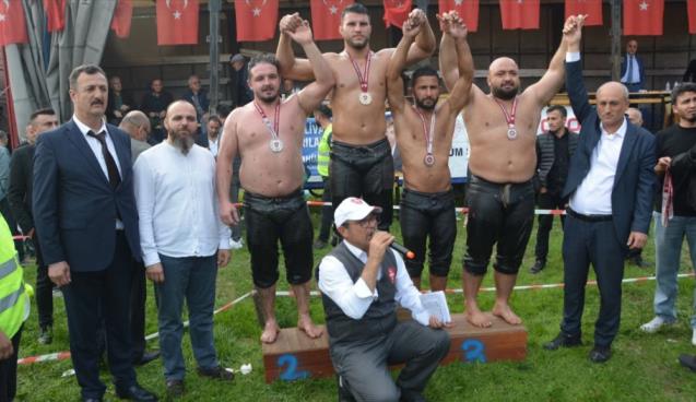 Alaplı Alioğlu köyü güreşlerine büyük ilgi...