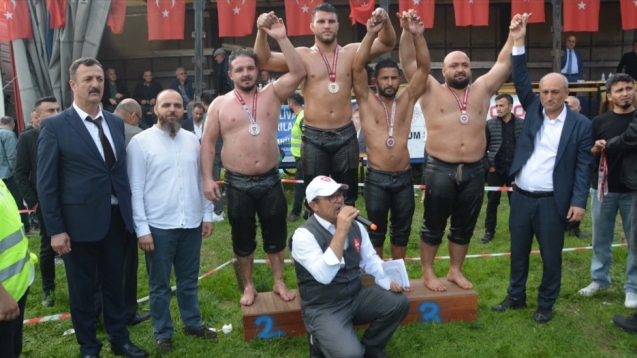 Alaplı Alioğlu köyü güreşlerine büyük ilgi...