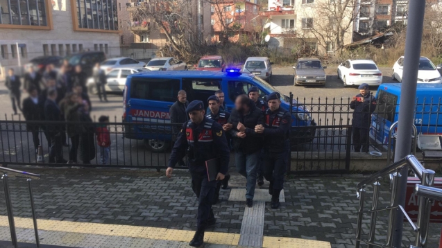 8 AYRI SUÇTAN ARANIYORDU...
