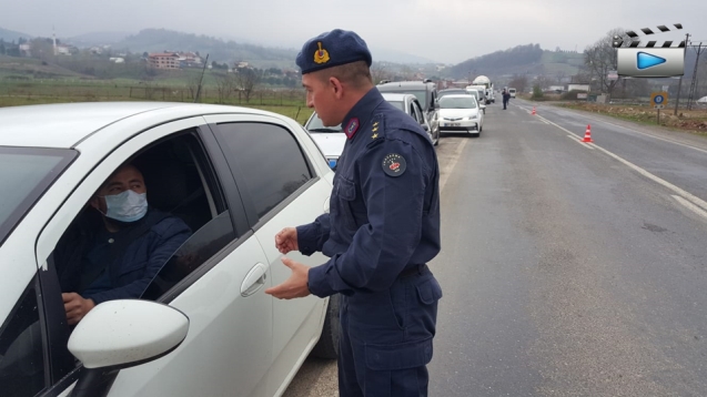 JANDARMA EKİPLERİ SÜRÜCÜLERİ UYARDI...