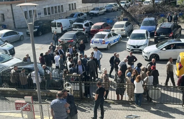 Demirtaş destekçileri ve Kadın platformu adliyede...