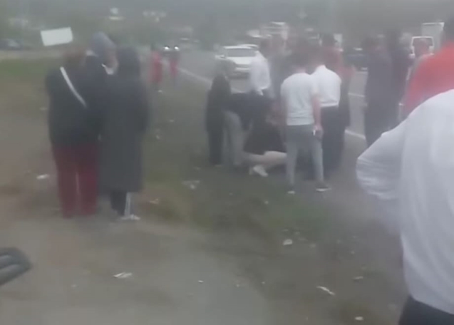 Çakıla kaptırdığı motosikleti devirdi...