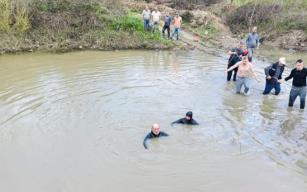 İkiz kardeşleri gölet ayırdı...