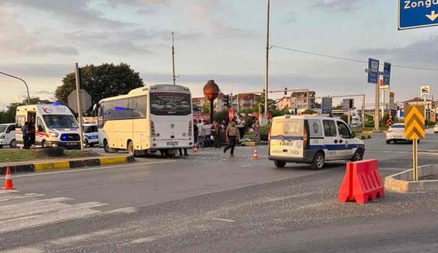 TIR işçi servisi ile çarpıştı… Yaralılar var…