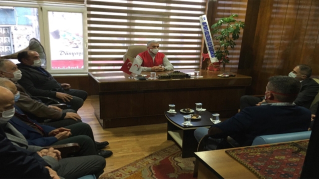 Ak Parti'den Kızılay'a ziyaret....