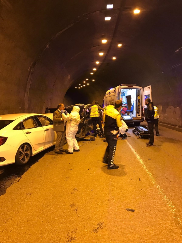 DEĞİRMENAĞZI'NDA KAZA... 3 YARALI...