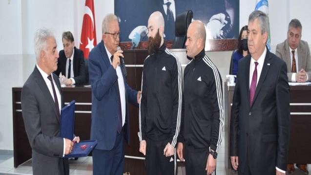 POSBIYIK, EREĞLİ GENCİNE SIRTINI DÖNENLERE SERT ÇIKTI