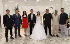 Genç çifti sevenleri ve mesai arkadaşları yalnız bırakmadı…