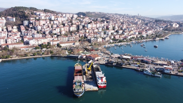 Belediye iskelesi elden gidiyor...