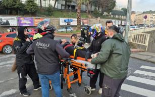 Otomobil ile çarpıştı... Hastaneye kaldırıldı...