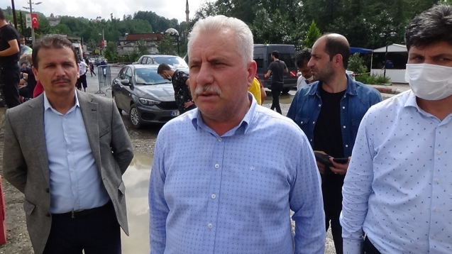Demirtürk, esnafları ve zarar gören bölgeyi ziyaret etti