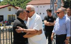 Cengiz Güneş, annesini son yolculuğuna  uğurladı...