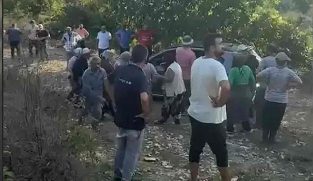 Devrilen traktörün altında kalarak yaşamını yitirdi