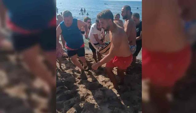 Denizde kalp krizi geçirip öldü
