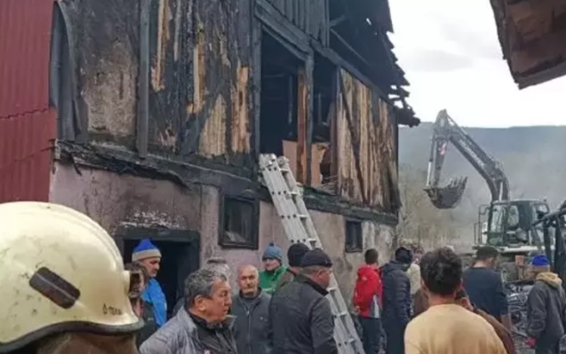 2 katlı evde yangın çıktı...