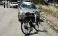 Otomobil ile elektrikli bisiklet çarpıştı; 1 ağır yaralı