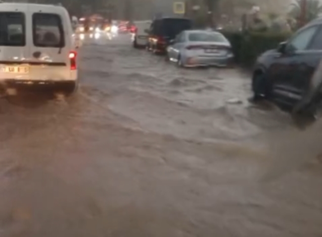 Kdz.Ereğli'de dolu ve yağmur... 