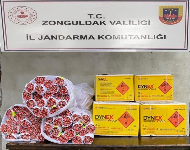 Yapılan arama sonucunda çok fazla patlayıcı ele geçirildi..