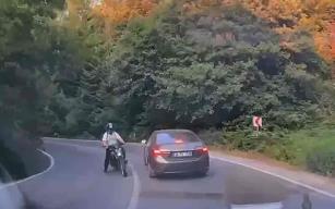 Yaşanan kaza, araç içi kamerasına yansıdı…