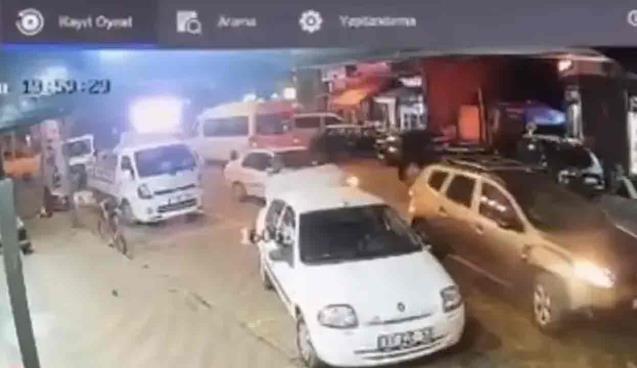 Fren yerine gaza bastı… Markete daldı…