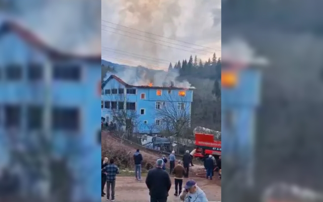 Ev yangını 1 saatte söndürüldü...